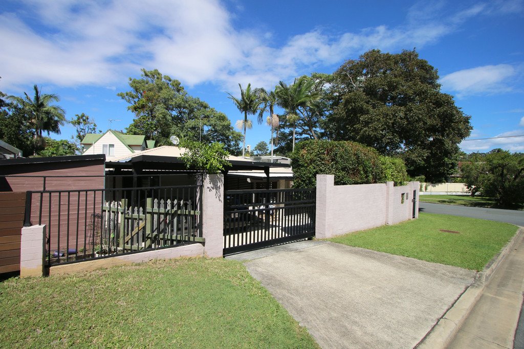 1/140 Eugaree Street SOUTHPORT 15