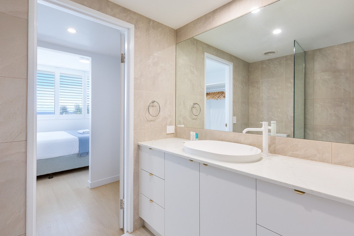 1140/1 Ocean Street BURLEIGH HEADS 26