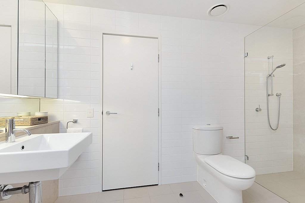 114/1 Pavilion Drive LITTLE BAY 9