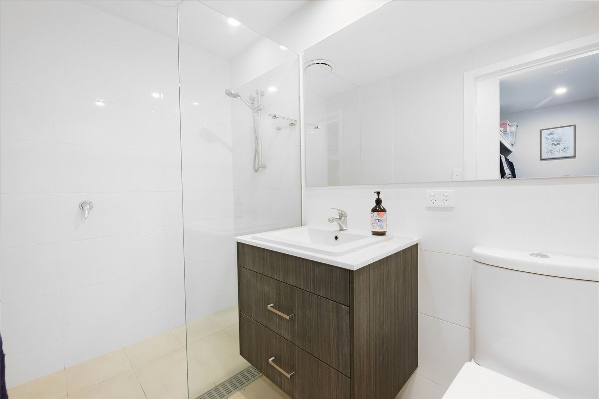 114/1930 Gold Coast Highway Miami 15