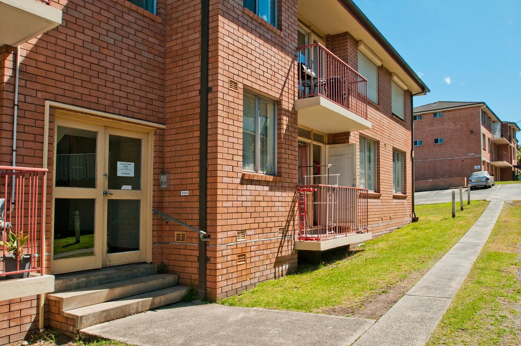 1/142 Gladstone Avenue CONISTON 2