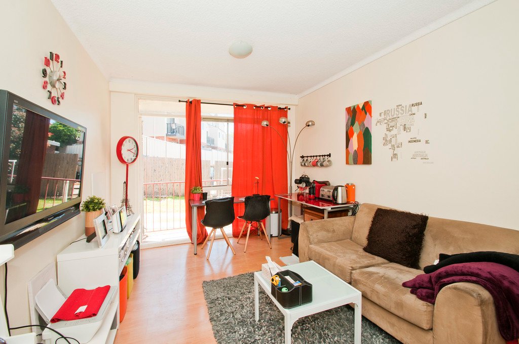 1/142 Gladstone Avenue CONISTON 3