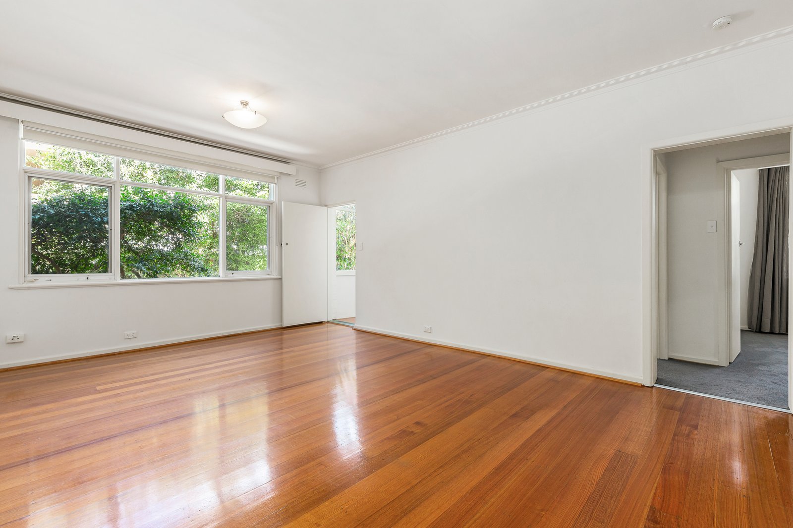 Gallery: 1/142 New Street