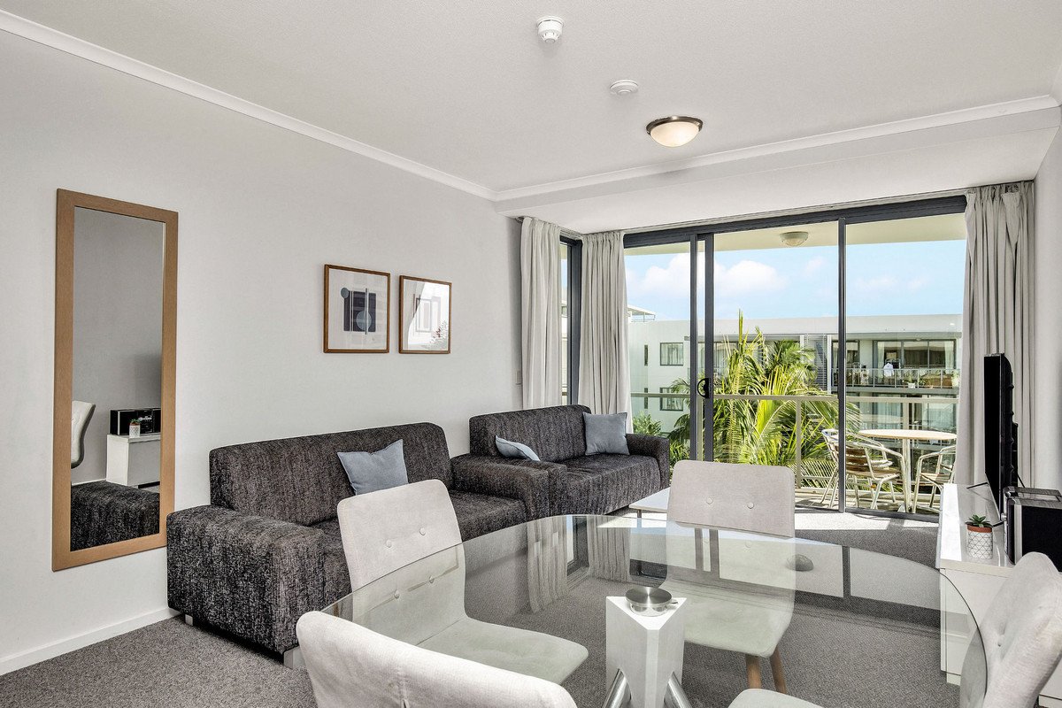 1142/1 Ocean Street BURLEIGH HEADS 7