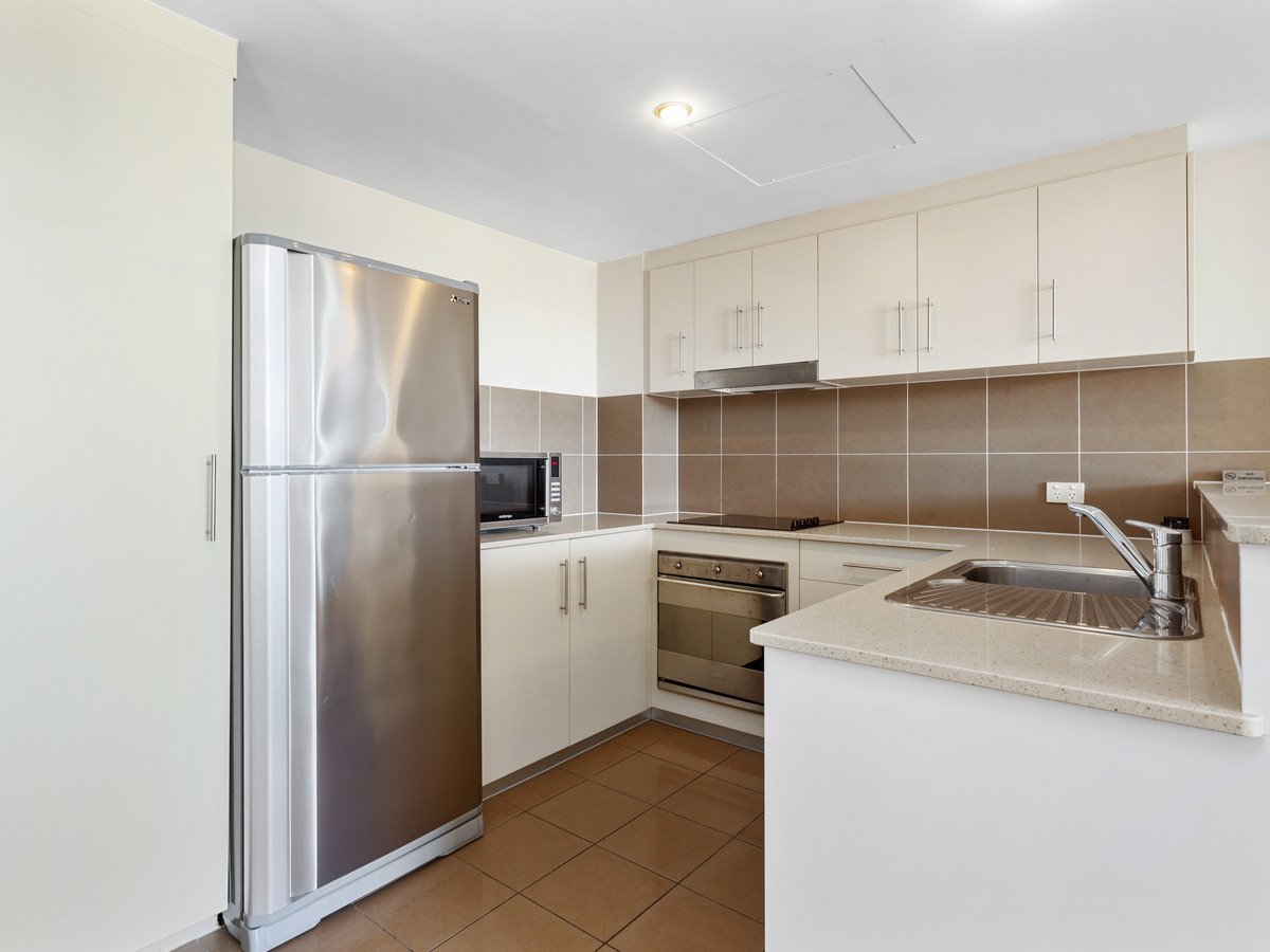 1142/1 Ocean Street BURLEIGH HEADS 13