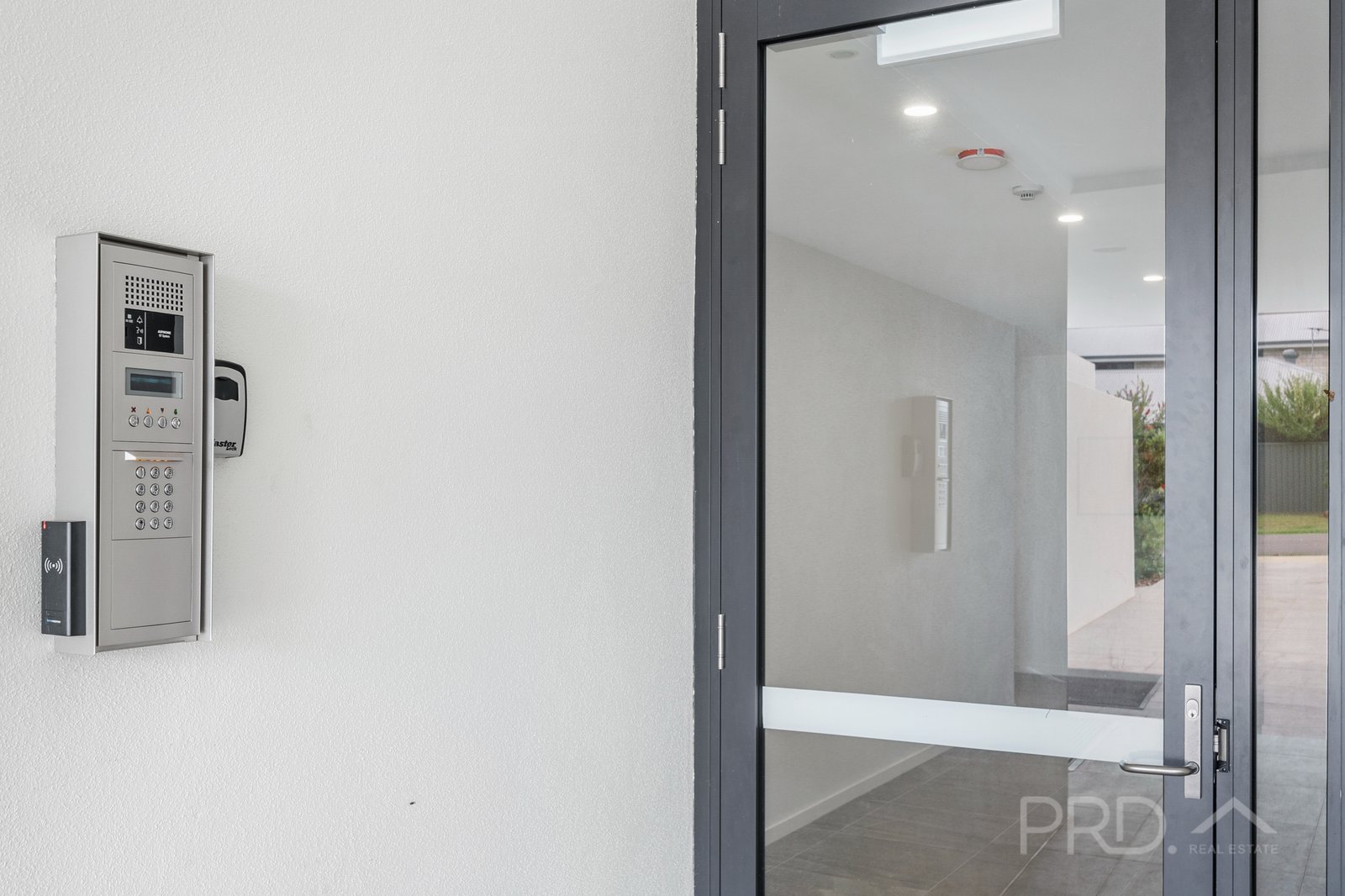 1/143 ESPLANADE  REDLAND BAY 25
