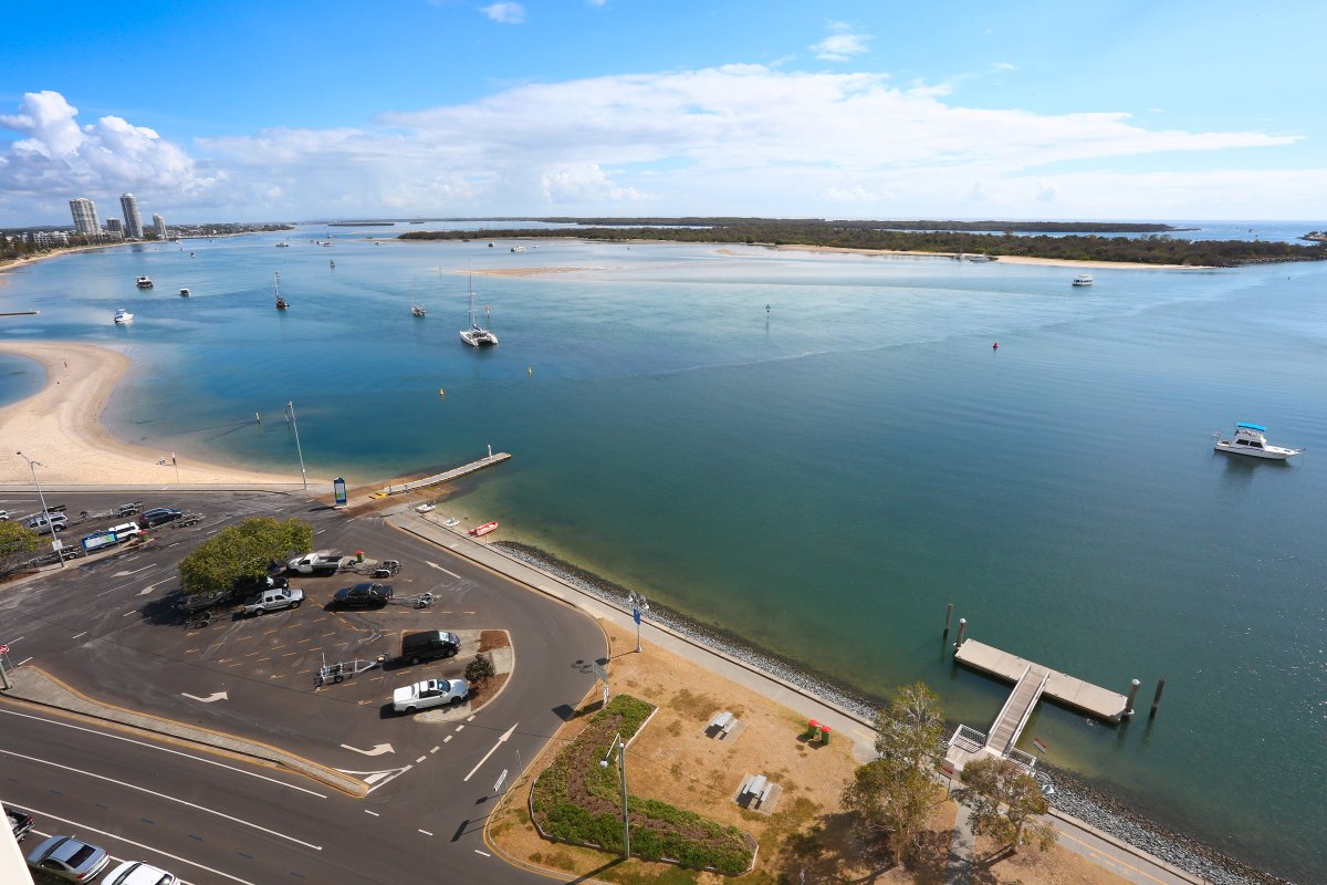 114/326-342 Marine Parade LABRADOR 18