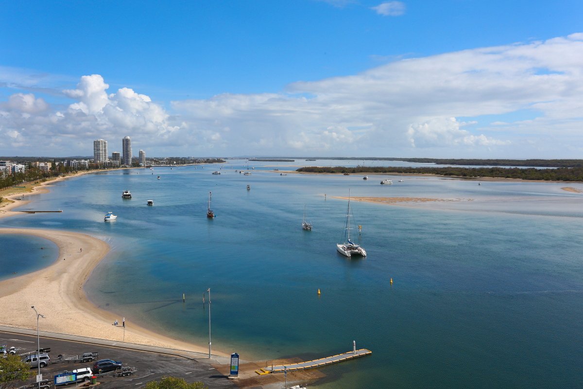 114/326-342 Marine Parade LABRADOR 19