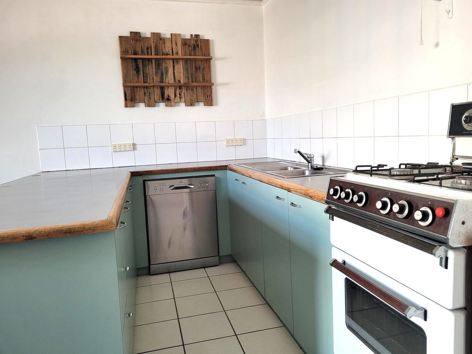 Gallery: 1/145 Acland Street