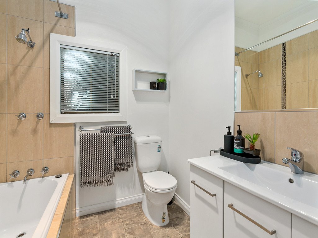 1/145 Chapel Street GLENORCHY 4