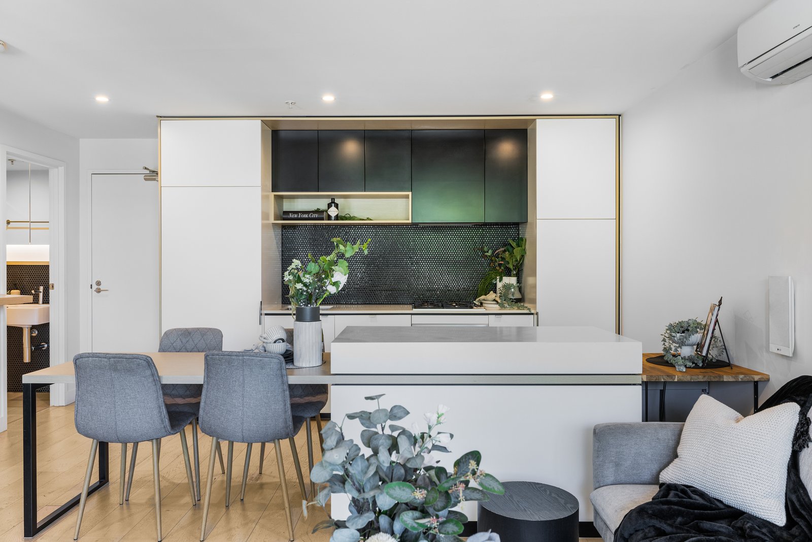 Gallery: 114/7 Nepean Highway