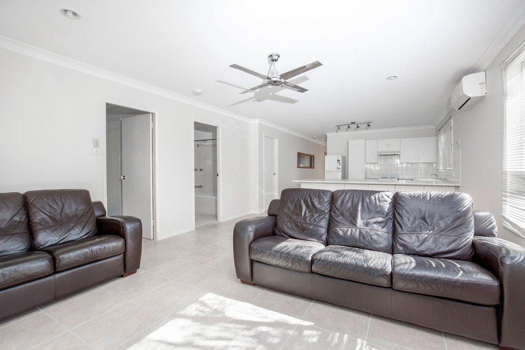 1/147 Weblands Street ABERGLASSLYN 2
