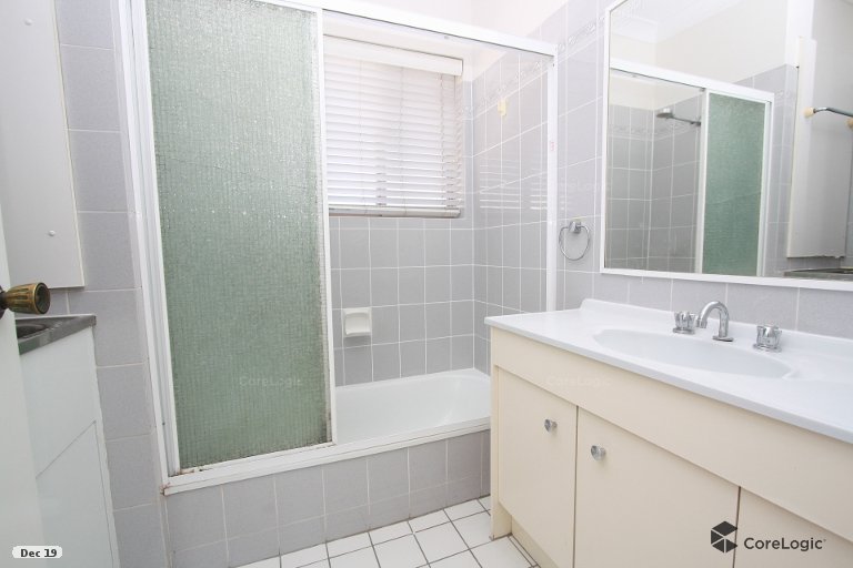 1/148 Stafford Road GORDON PARK 7