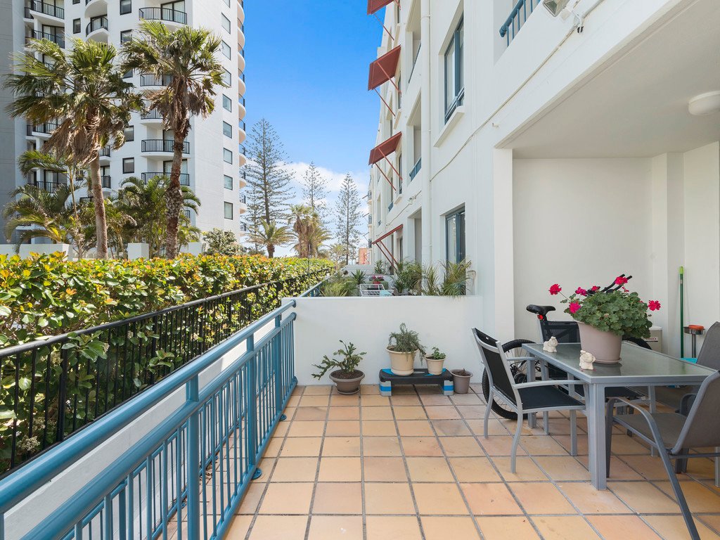 114/99 Griffith Street COOLANGATTA 4
