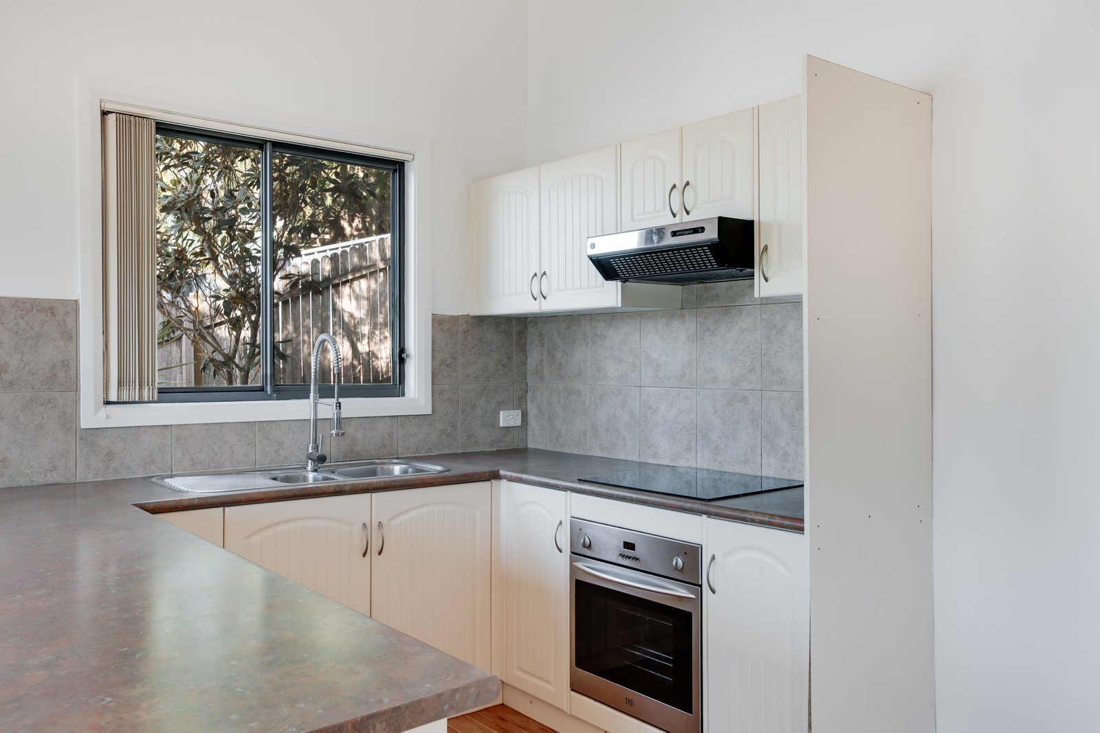 1/14a Binya Place FARMBOROUGH HEIGHTS 3