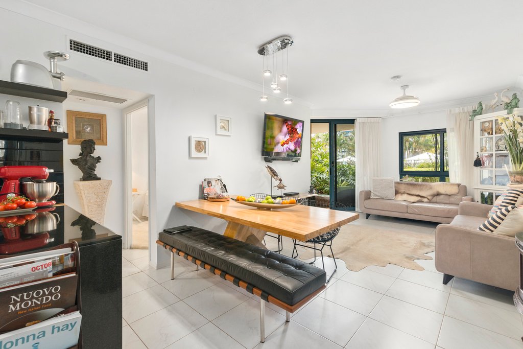 115-117/99 Griffith Street COOLANGATTA 1