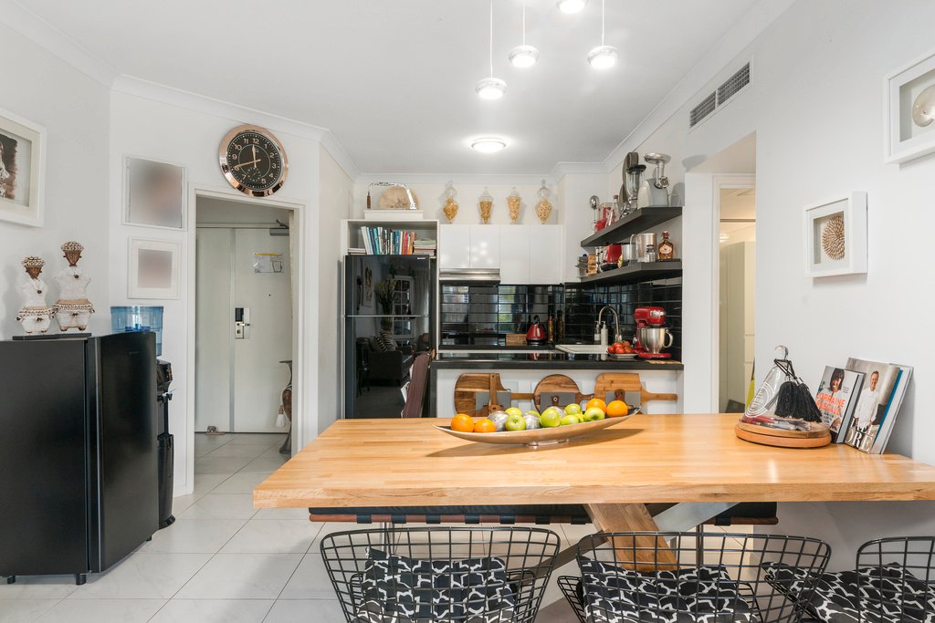 115-117/99 Griffith Street COOLANGATTA 2