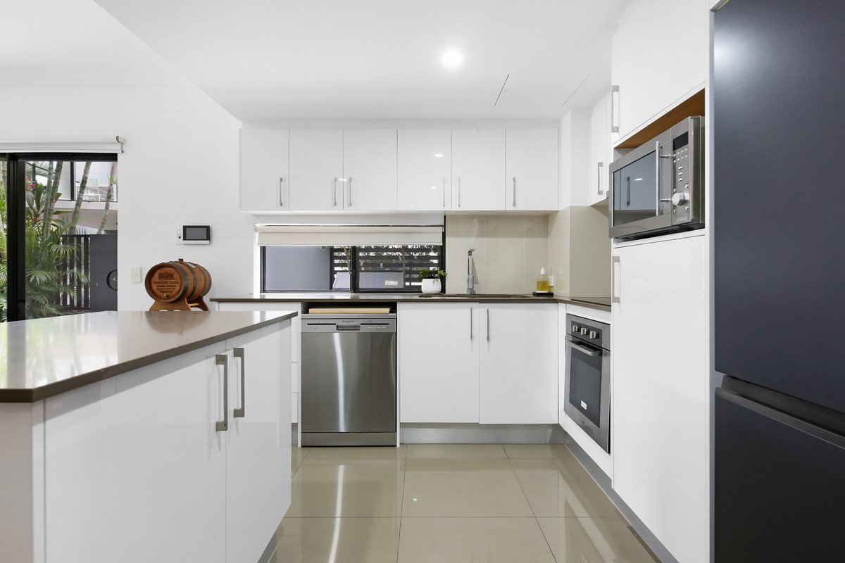 1/15-17 Bullimah Avenue Burleigh Heads 5