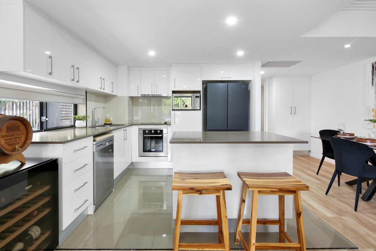 1/15-17 Bullimah Avenue Burleigh Heads 6