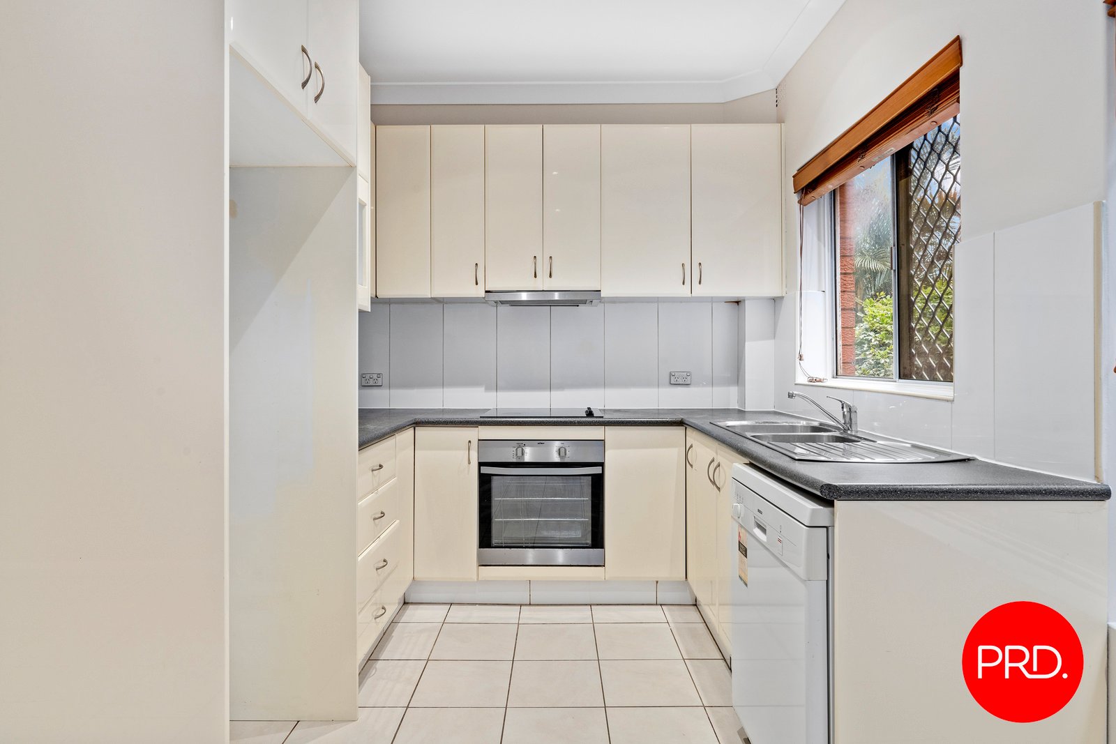 11/5 Baxter Avenue KOGARAH 3