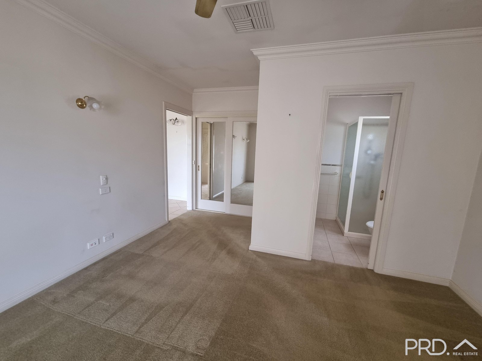 1/15 Belleview Drive IRYMPLE 5