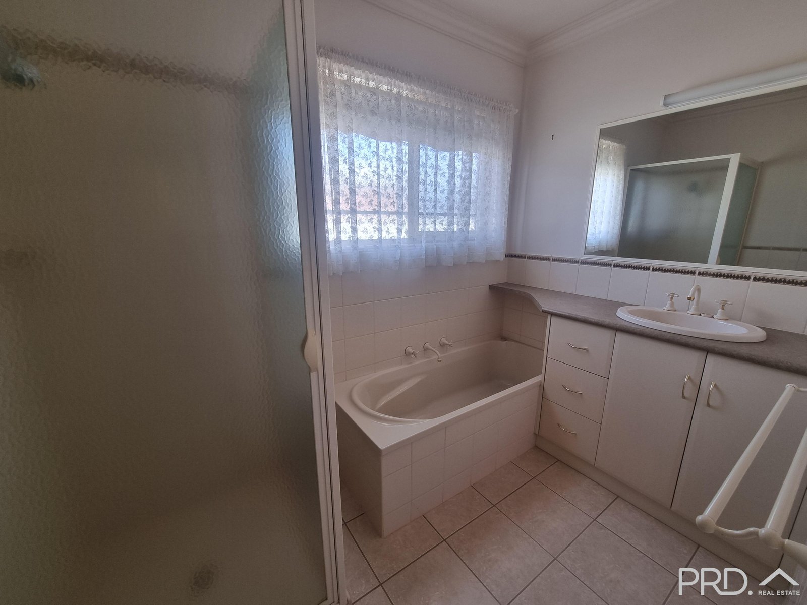 1/15 Belleview Drive IRYMPLE 9