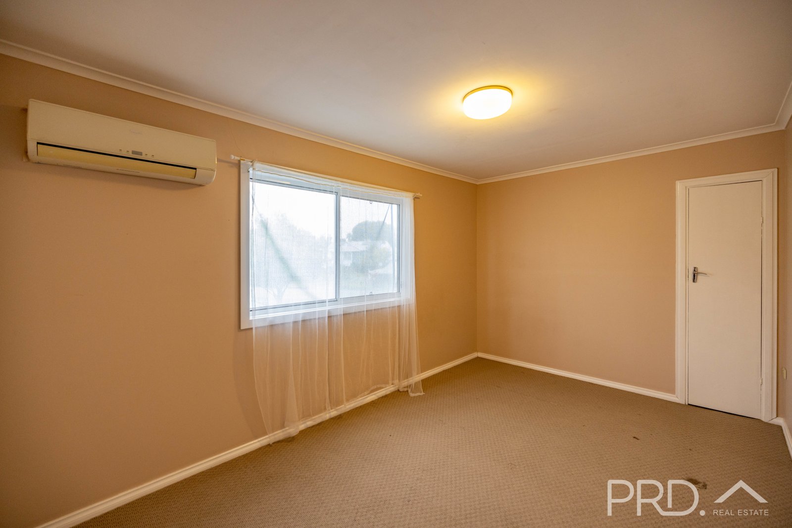 115 Broughton Street TUMUT 10