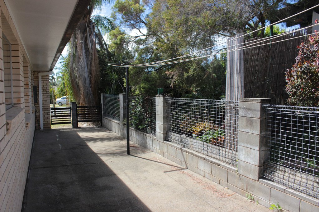 1/15 Carinya Drive CLINTON 11