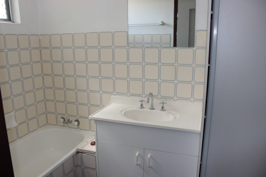 1/15 Carinya Drive CLINTON 8