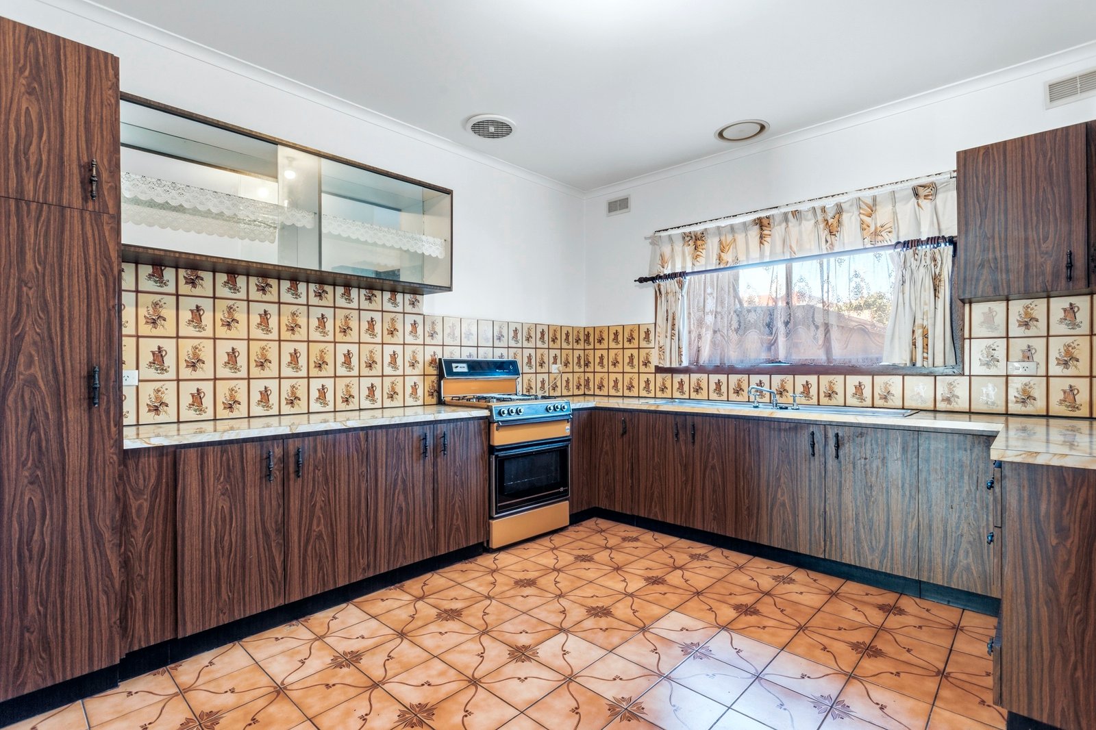 Gallery: 115 Charles Street