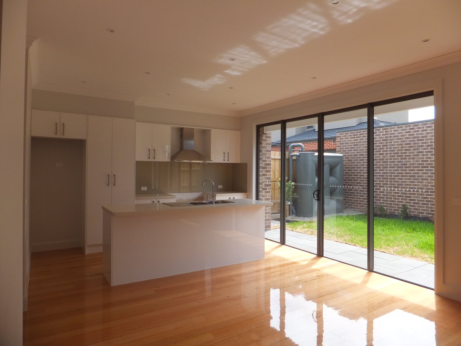Gallery: 1/15 Claudel Street