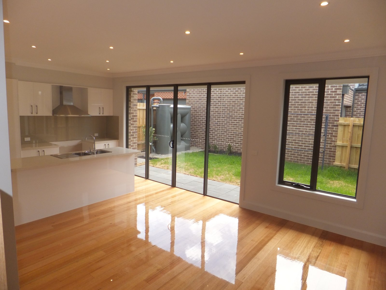 Gallery: 1/15 Claudel Street