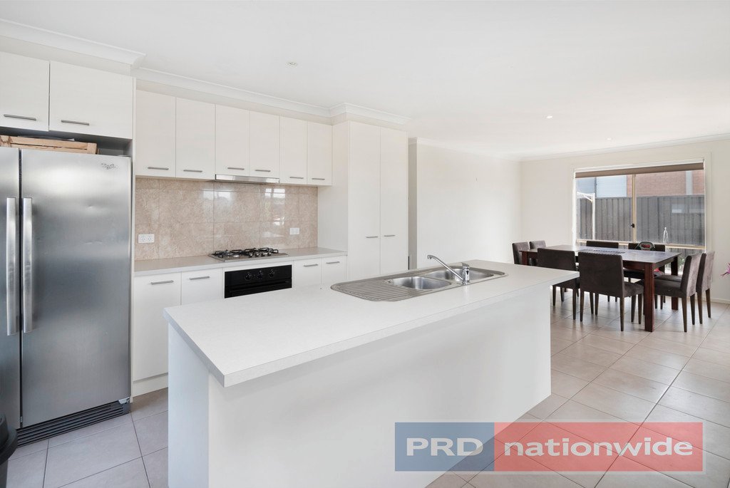 115 Edwards Street SEBASTOPOL 1