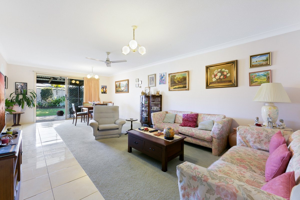 1/15 Elwood Court Burleigh Waters 1