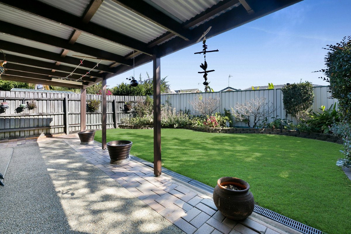 1/15 Elwood Court Burleigh Waters 11