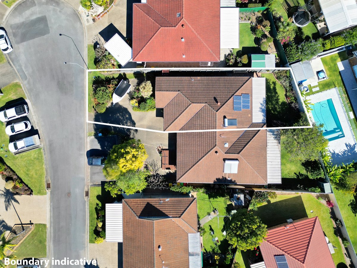 1/15 Elwood Court Burleigh Waters 13