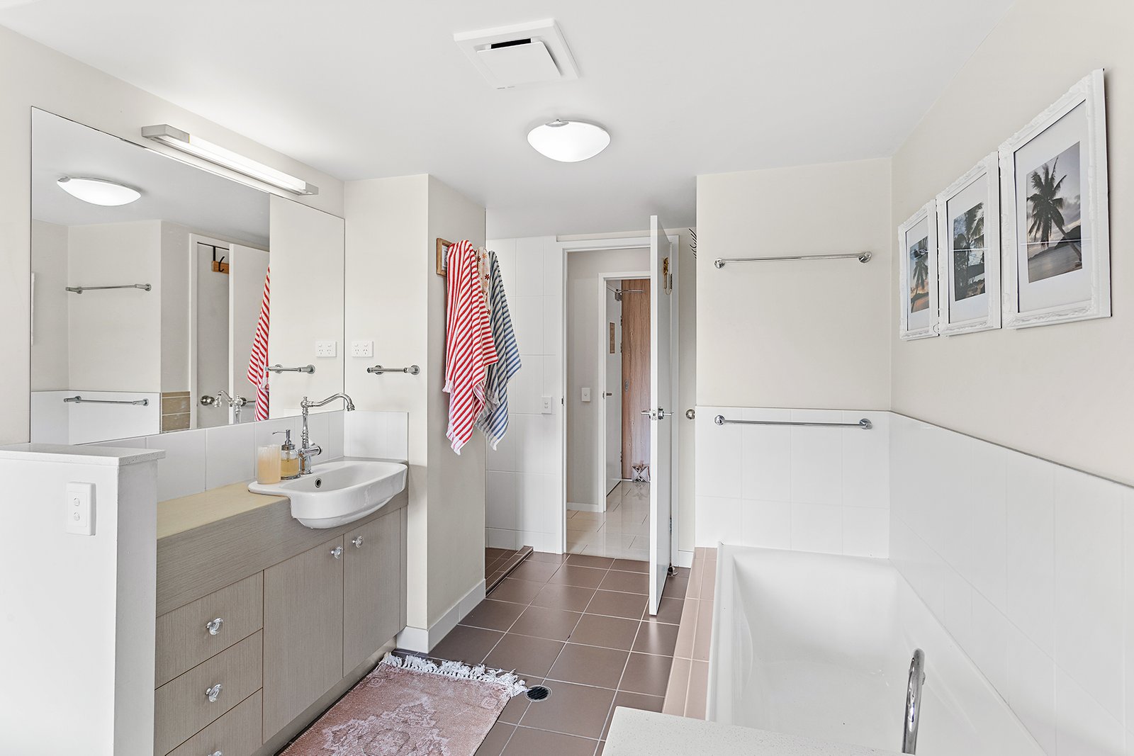 1/15 Flame Tree Court AIRLIE BEACH 13