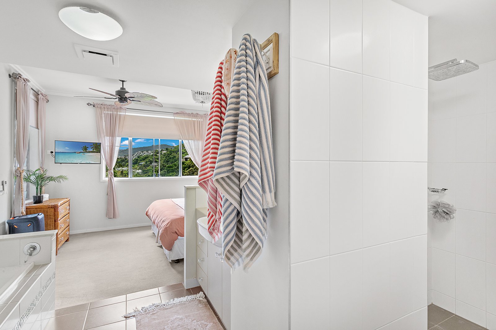 1/15 Flame Tree Court AIRLIE BEACH 14
