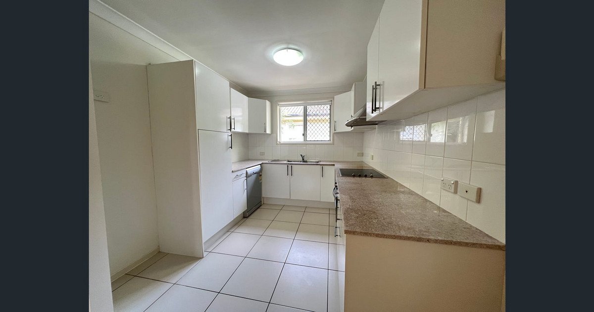 1/15 Hibiscus Haven  Burleigh Heads 3