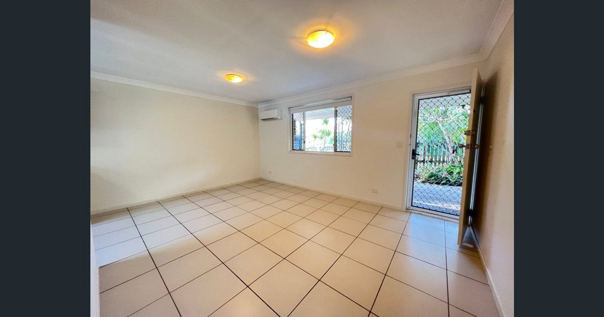 1/15 Hibiscus Haven  Burleigh Heads 4