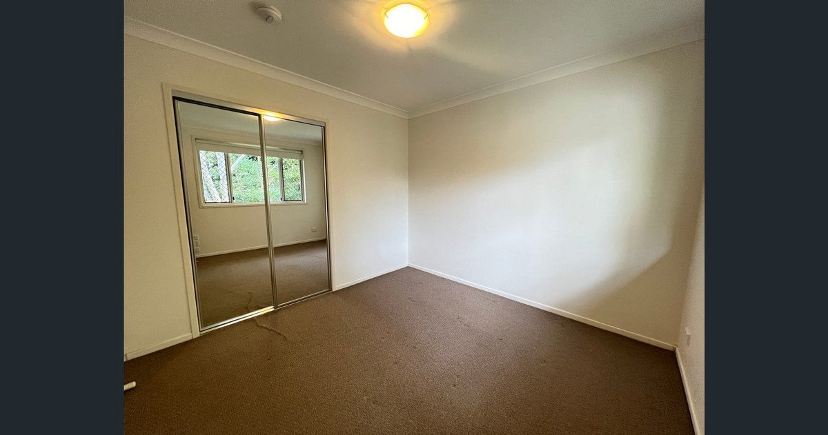 1/15 Hibiscus Haven  Burleigh Heads 10