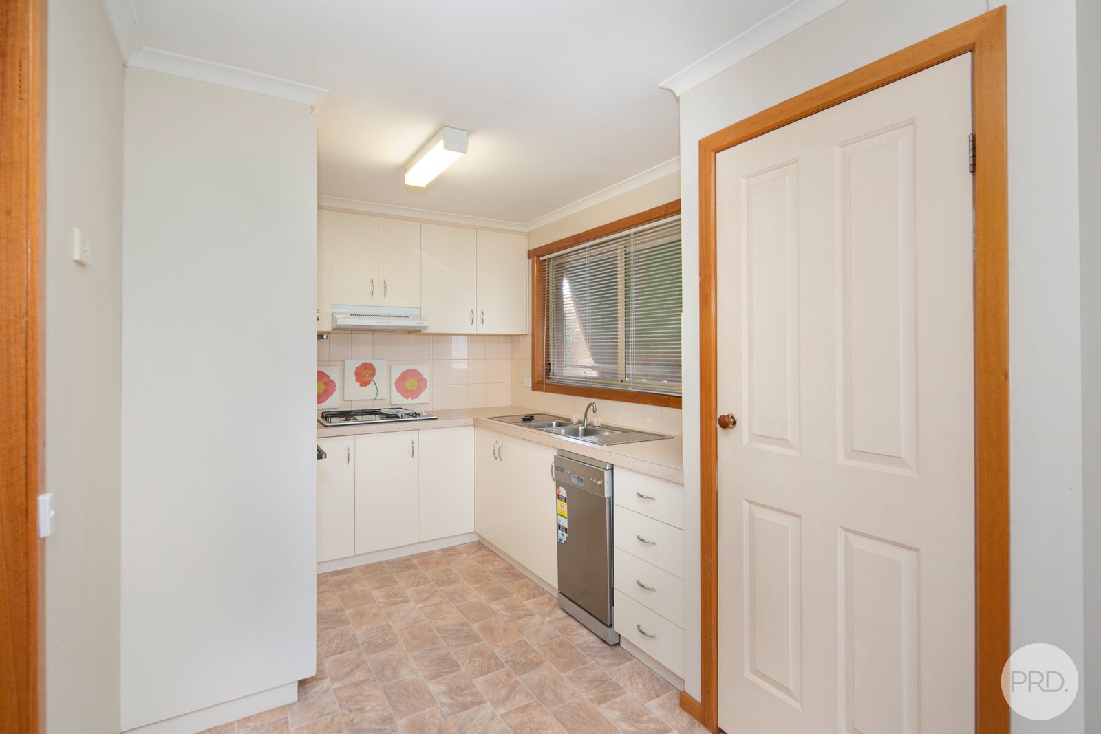 1/15 Lake Street WENDOUREE 4