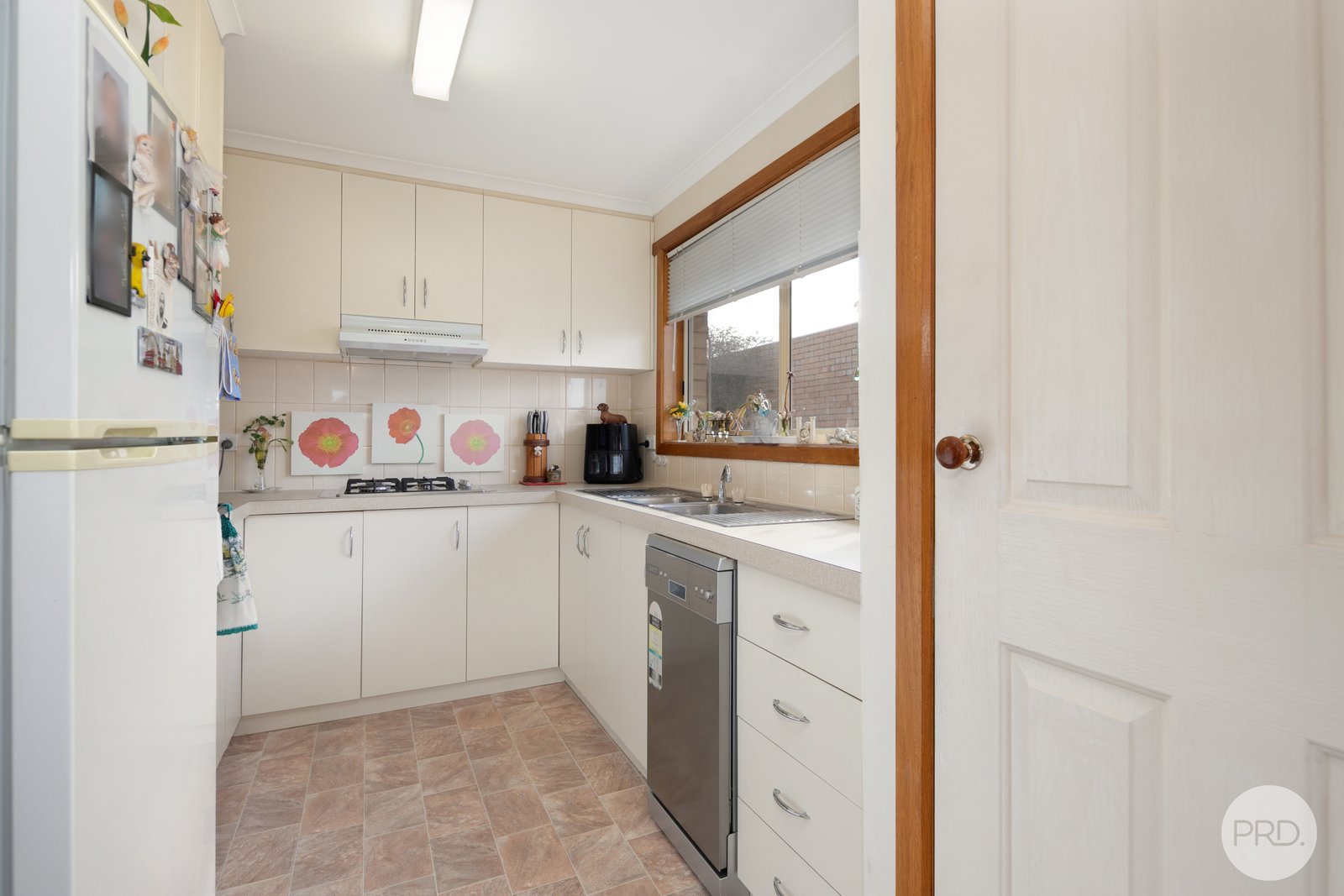 1/15 Lake Street WENDOUREE 3