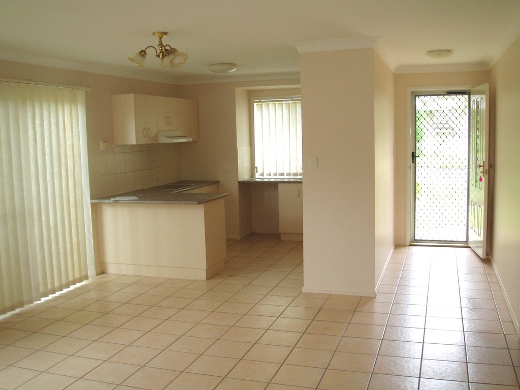 1/15 Livermore Street REDCLIFFE 2