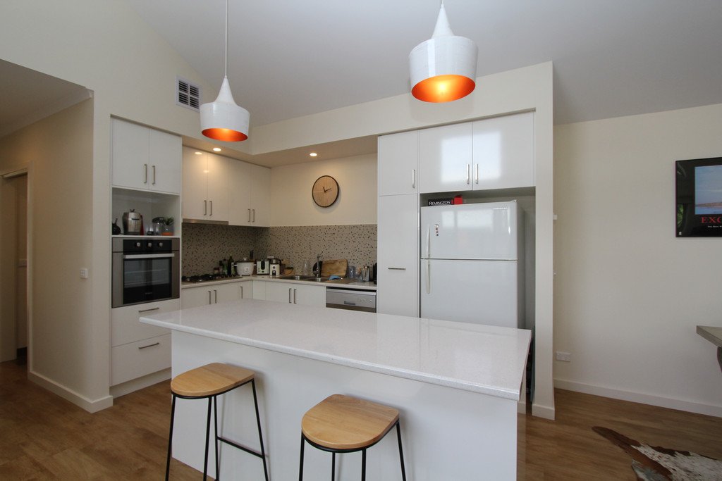 1/15 Monastery Drive WENDOUREE 3