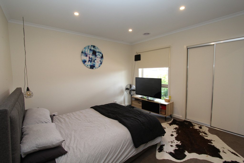 1/15 Monastery Drive WENDOUREE 8