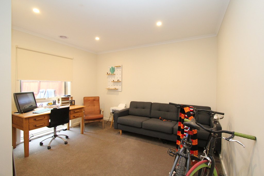 1/15 Monastery Drive WENDOUREE 9