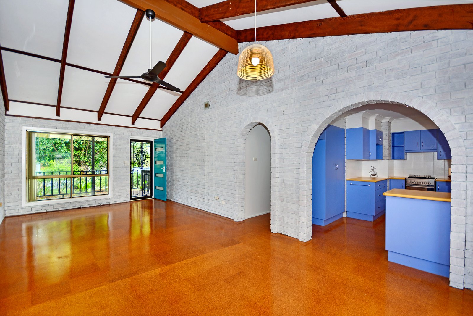 1/15 Poinciana Avenue BOGANGAR 2