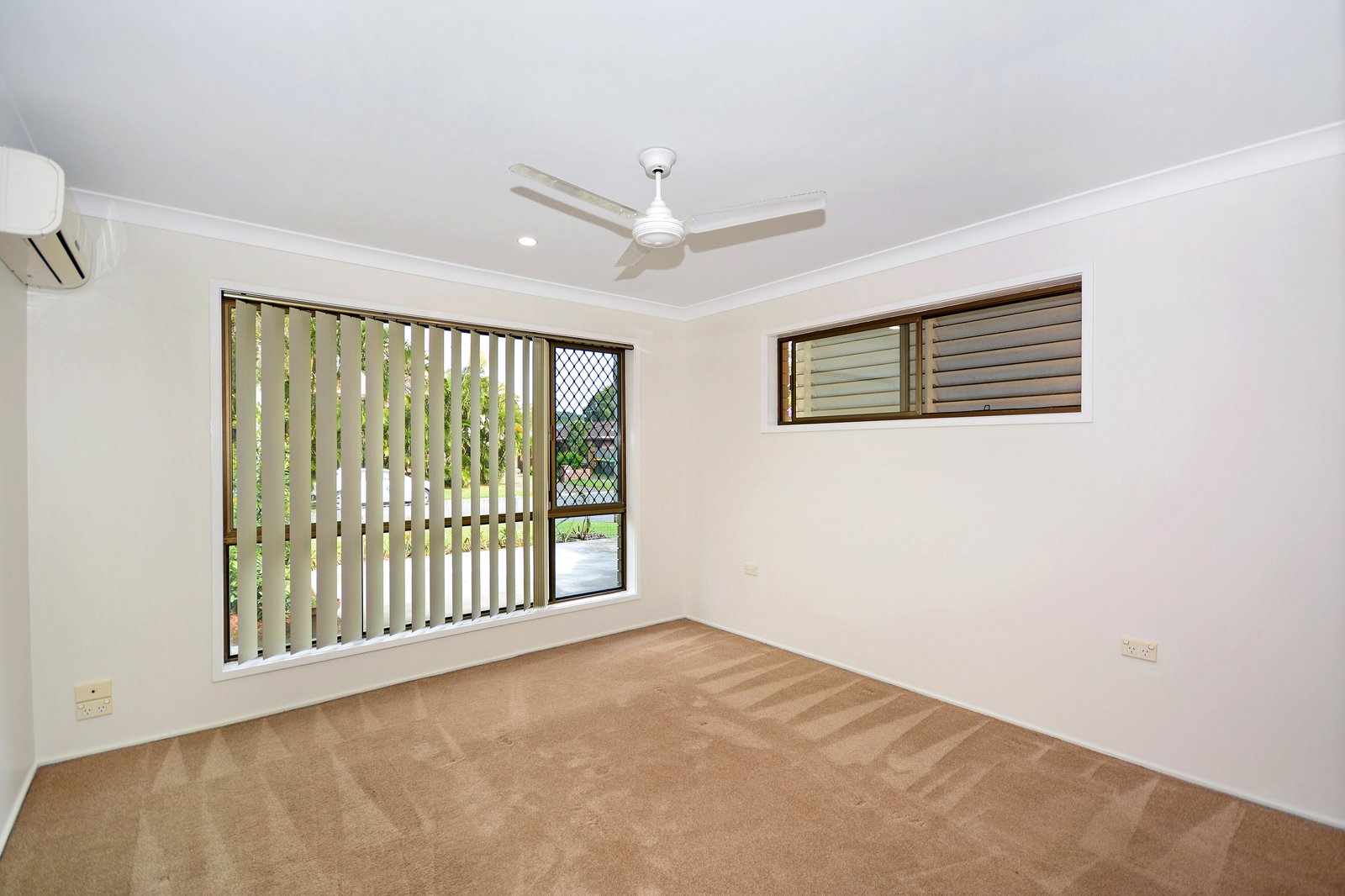 1/15 Poinciana Avenue BOGANGAR 5