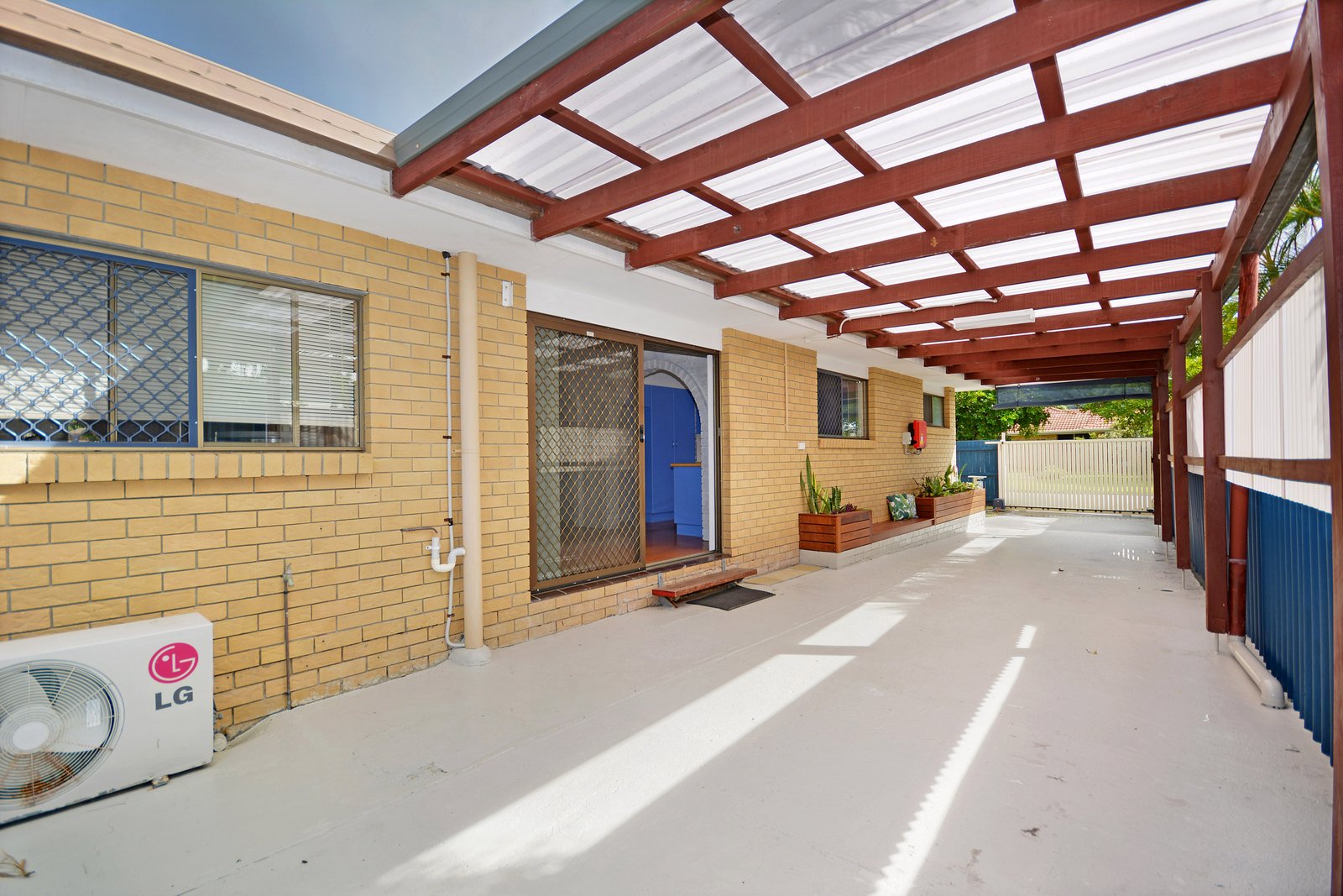 1/15 Poinciana Avenue BOGANGAR 8